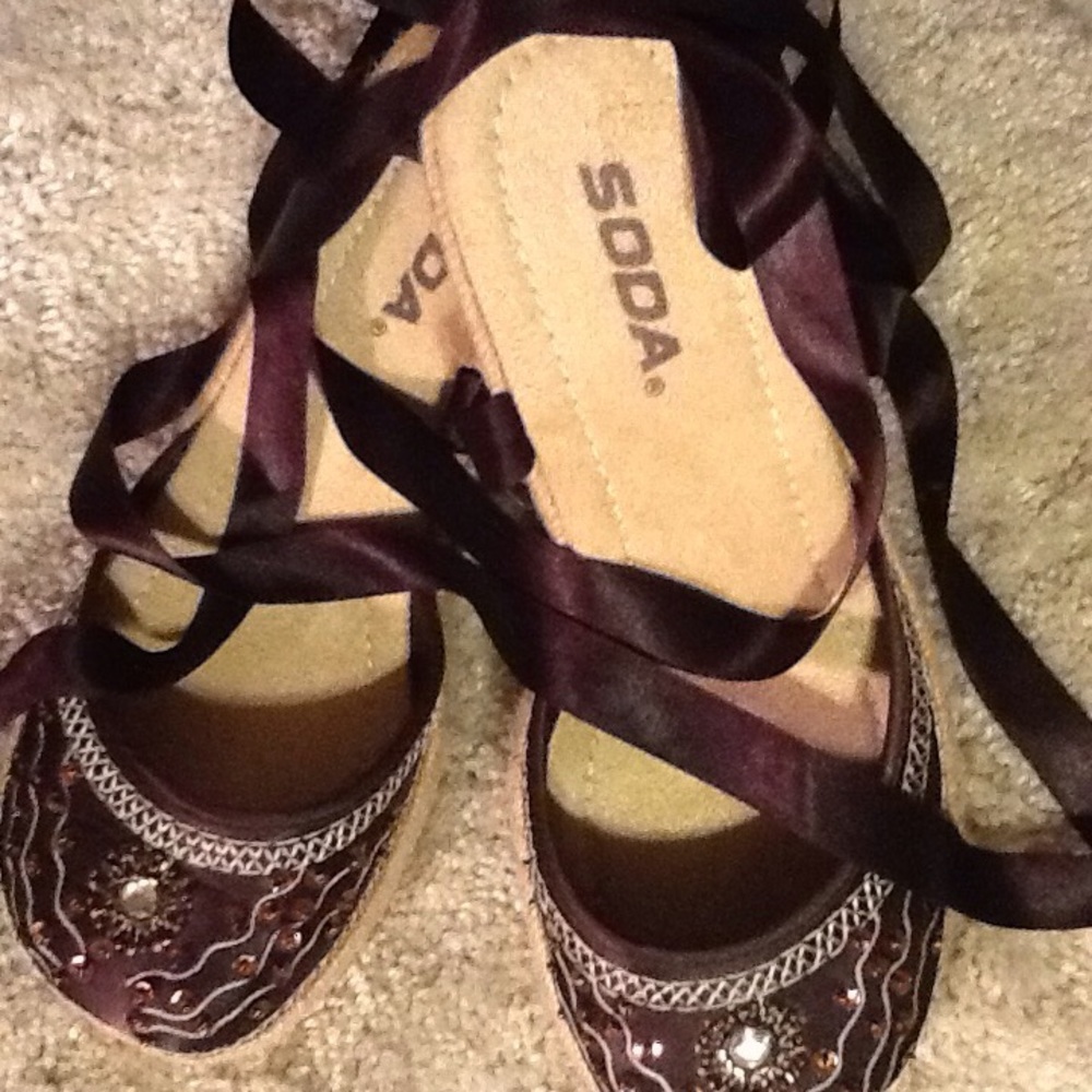 Soda ankle wrap around Espadrilles wedges.